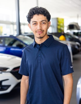 Staff member Oliver Reyes from 52456801700c