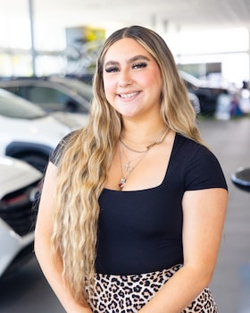 Staff member Karen Gonzalez from 6b9e9d1cd24d