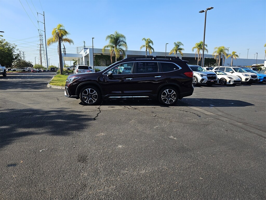 2023 Subaru Ascent Touring photo 3