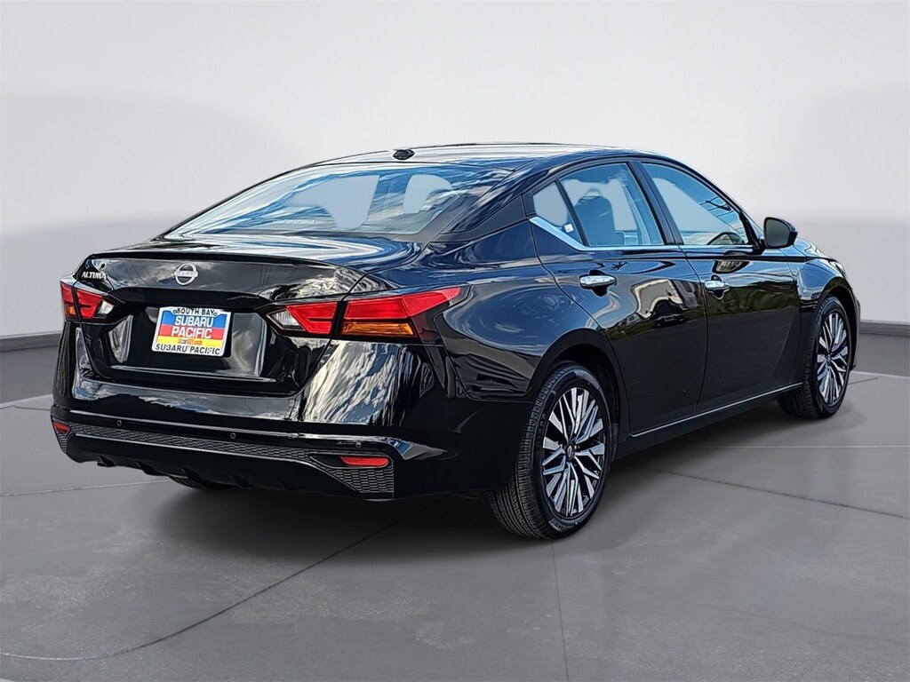 Used 2023 Nissan Altima 2.5 SV Sedan