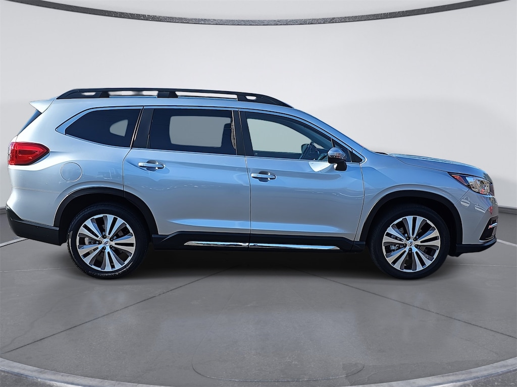 2022 Subaru Ascent Limited photo 2