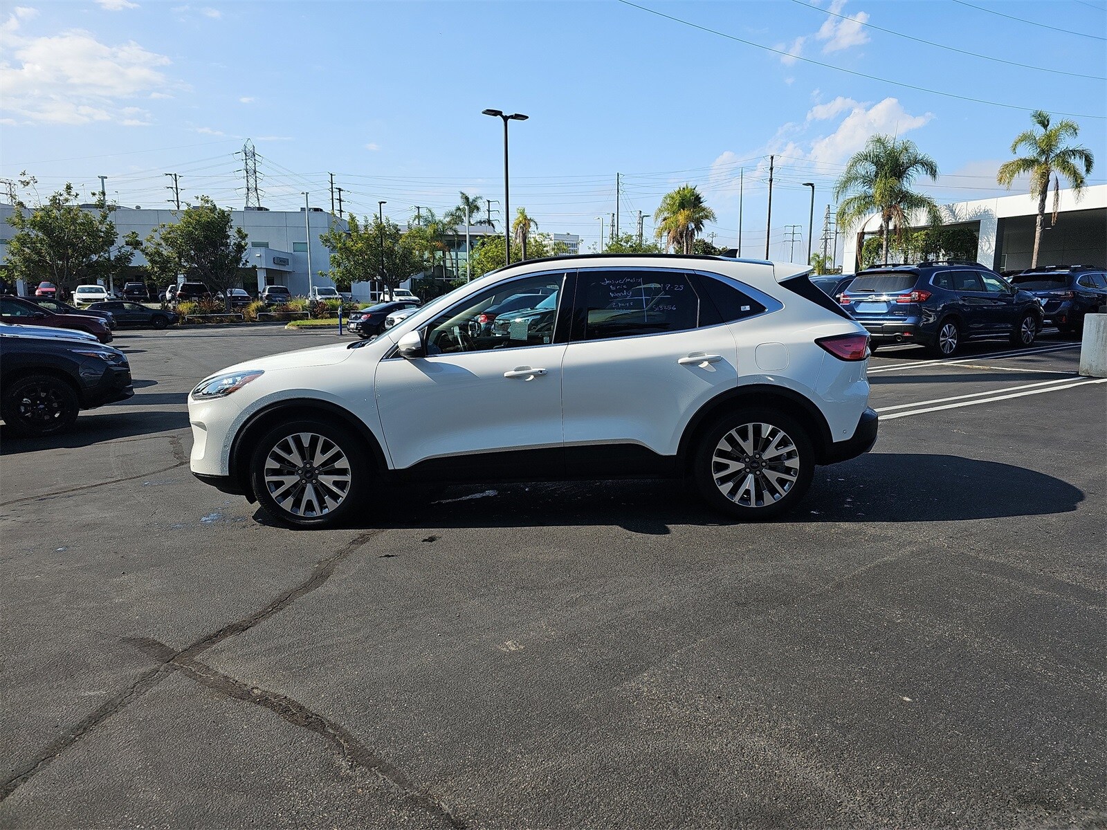 2020 Ford Escape Titanium photo 4