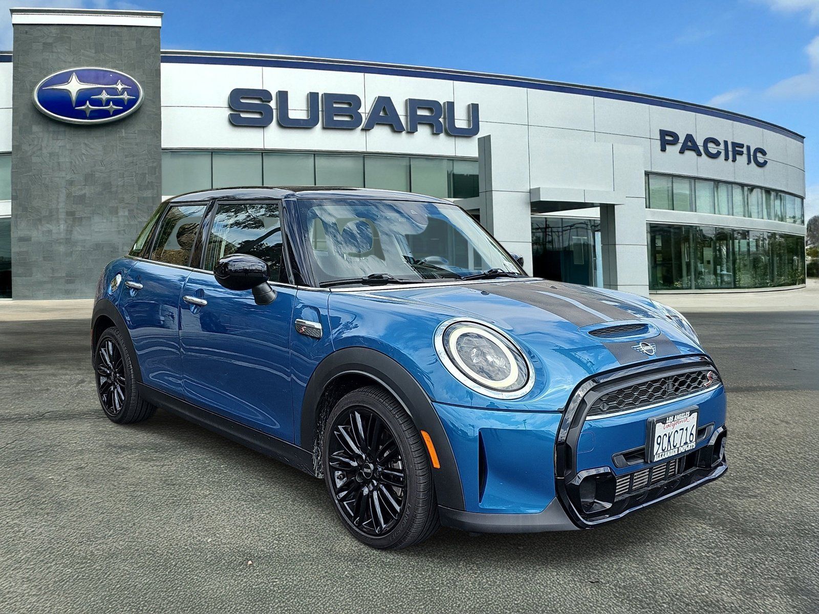 2023 MINI Hardtop Cooper S's photo