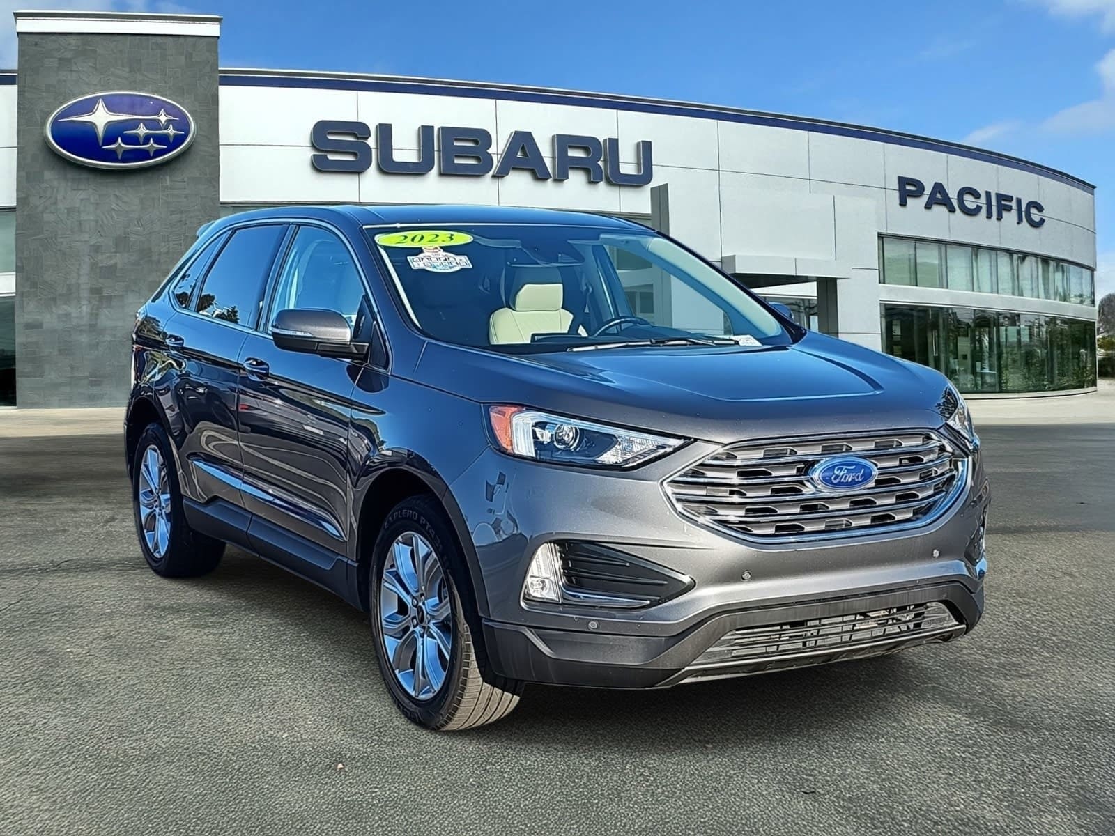 2023 Ford Edge Titanium's photo