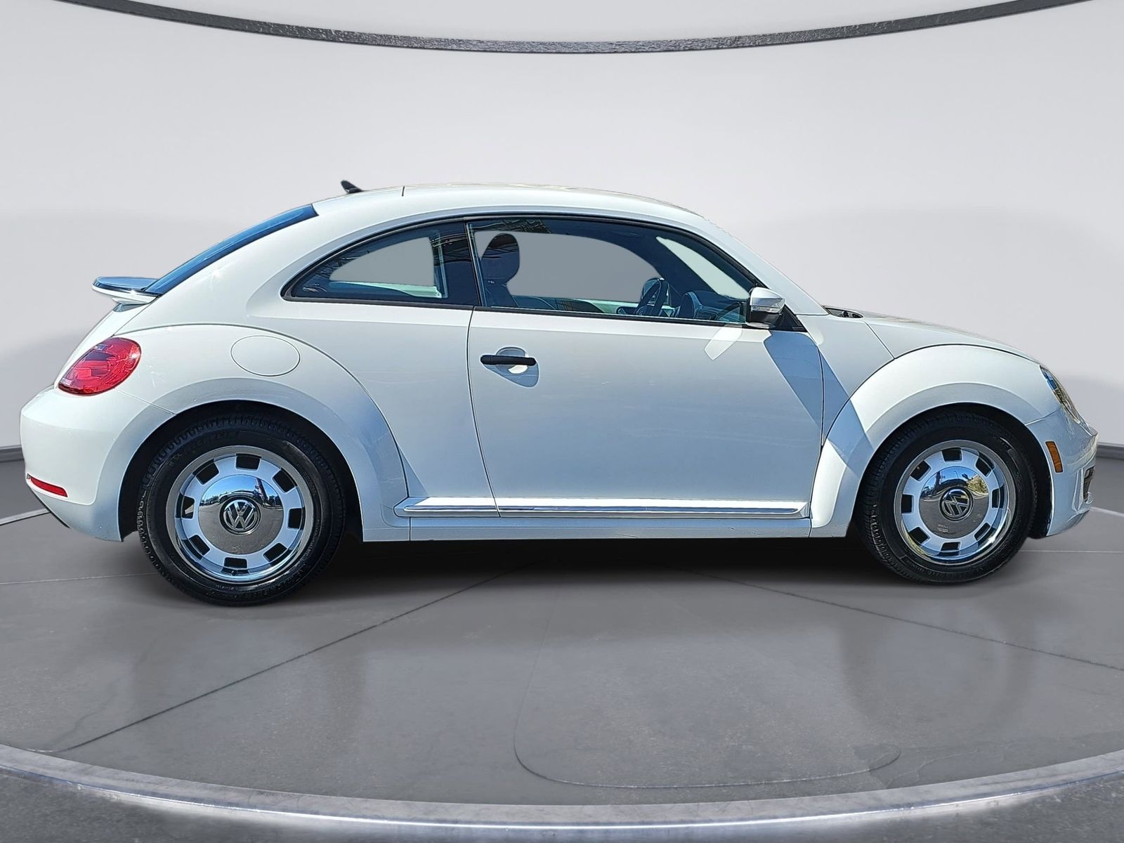 Used 2015 Volkswagen Beetle 1.8 with VIN 3VWF17AT2FM653392 for sale in Hawthorne, CA