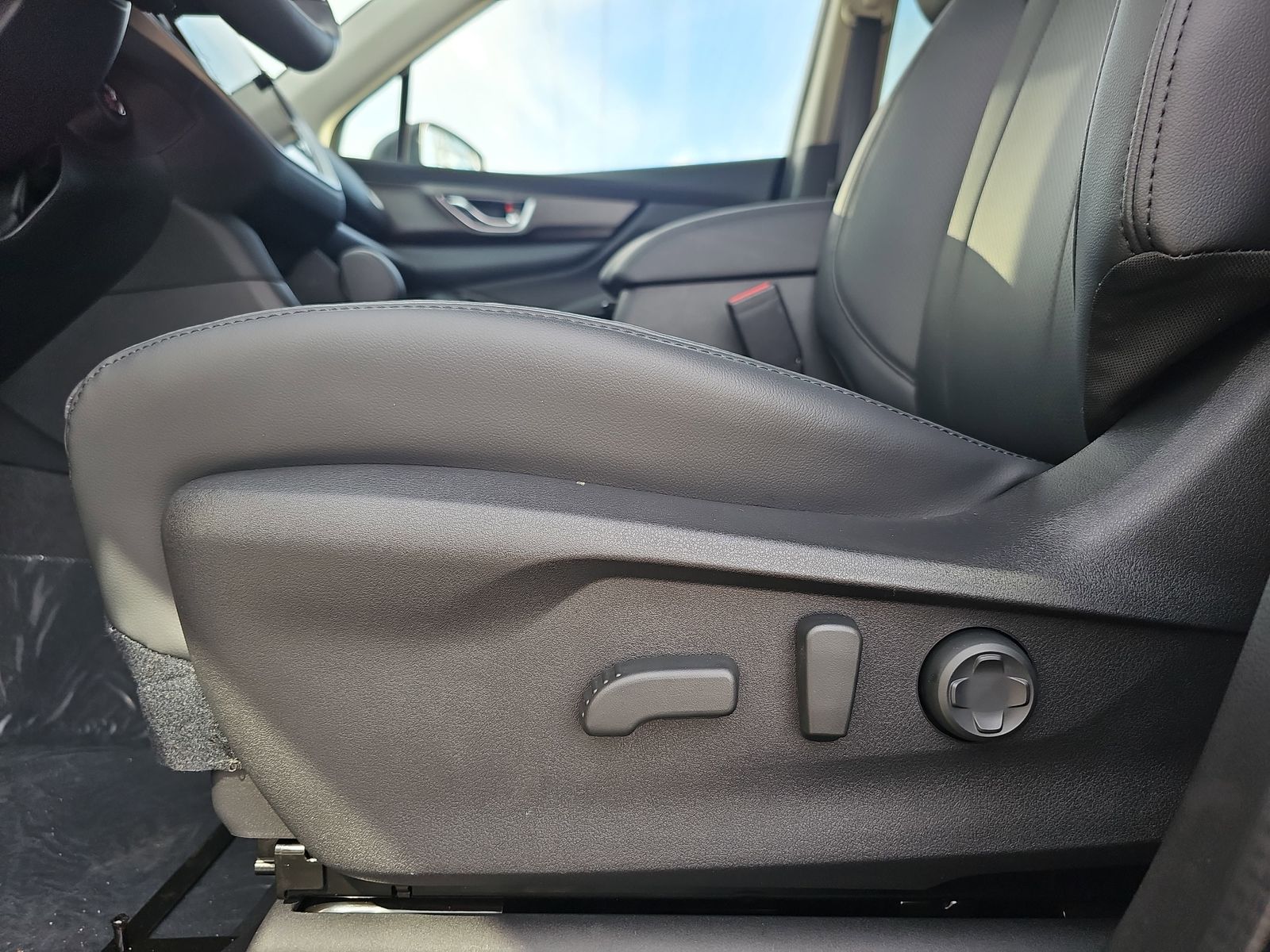 2026 Subaru Ascent Touring - Photo 32
