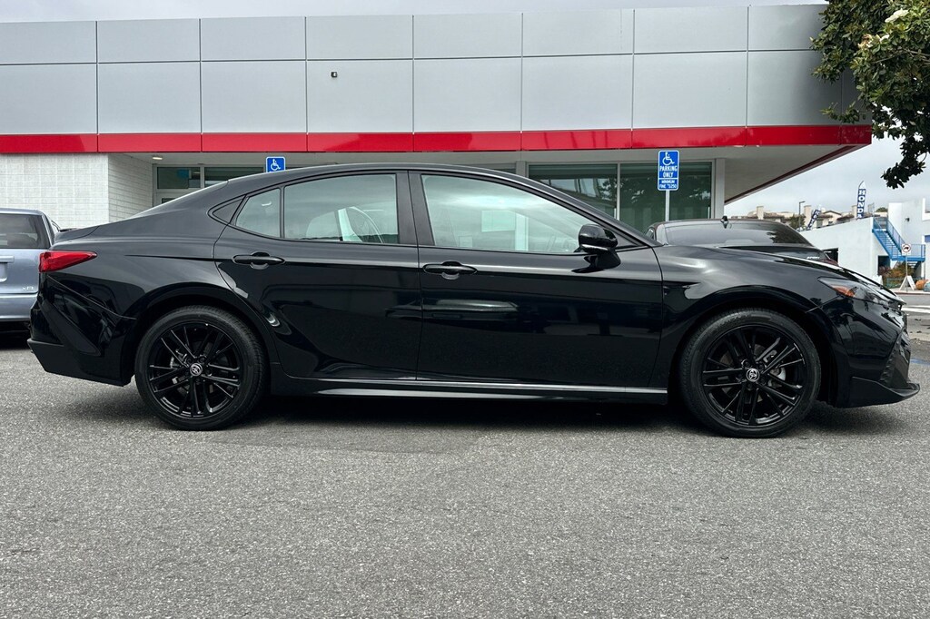 Used 2025 Toyota Camry SE Sedan