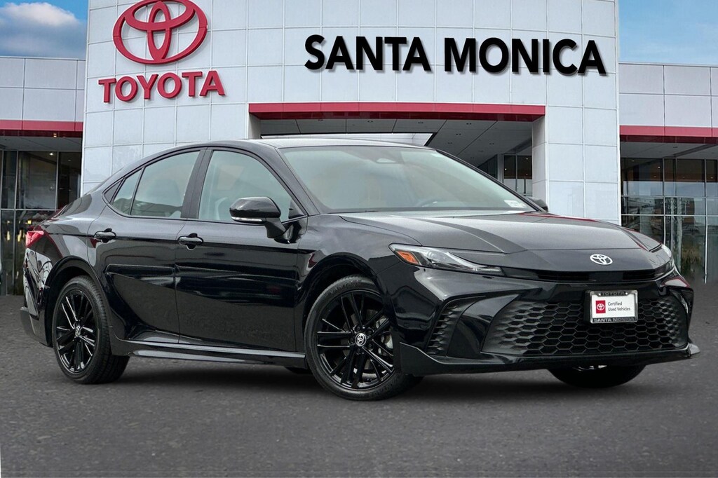 Used 2025 Toyota Camry SE Sedan