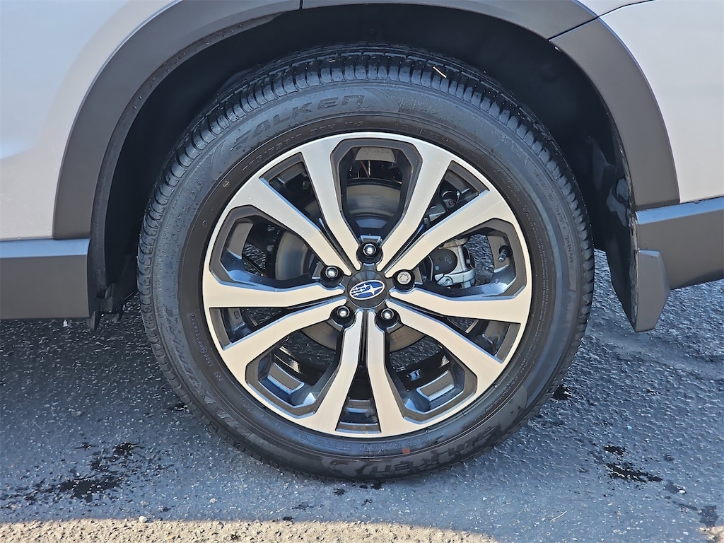 2023 Subaru Forester Limited photo 4