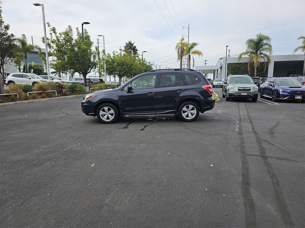 2016 Subaru Forester 2.5i Premium photo 4