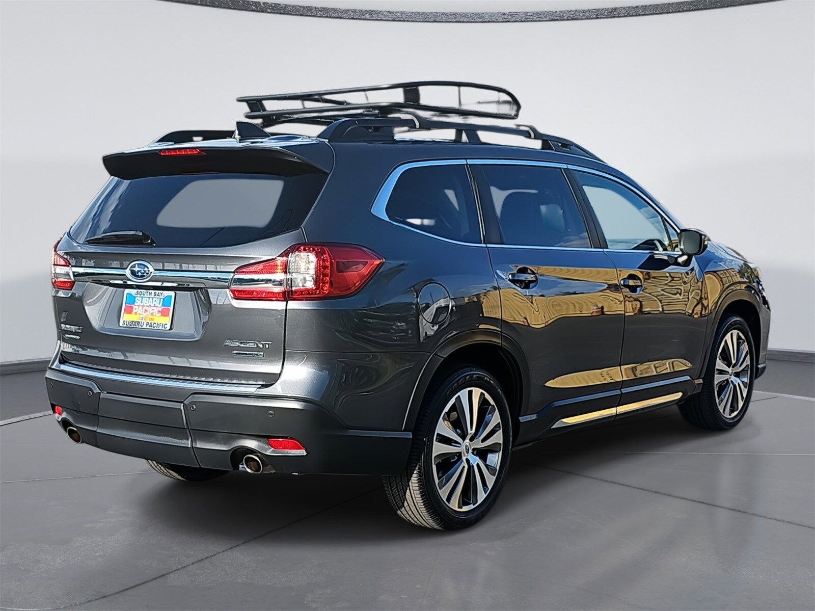 2022 Subaru Ascent Limited photo 2