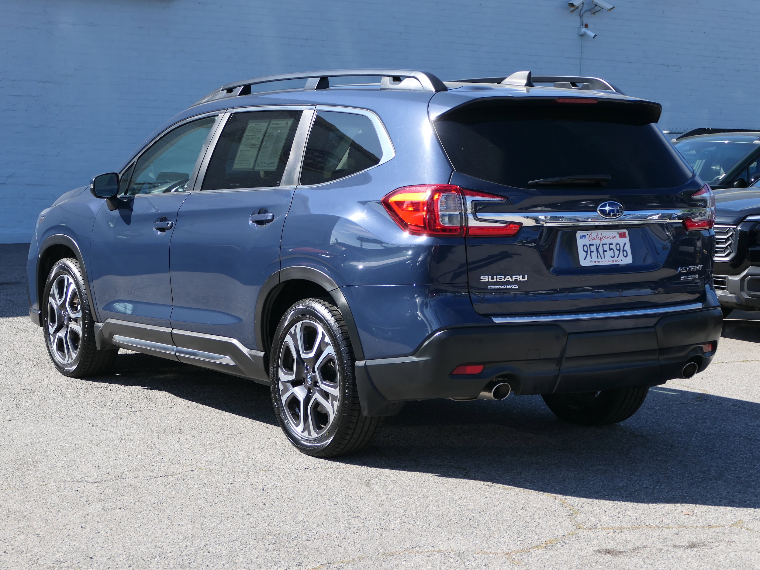 2023 Subaru Ascent Limited 8-Passenger photo 2