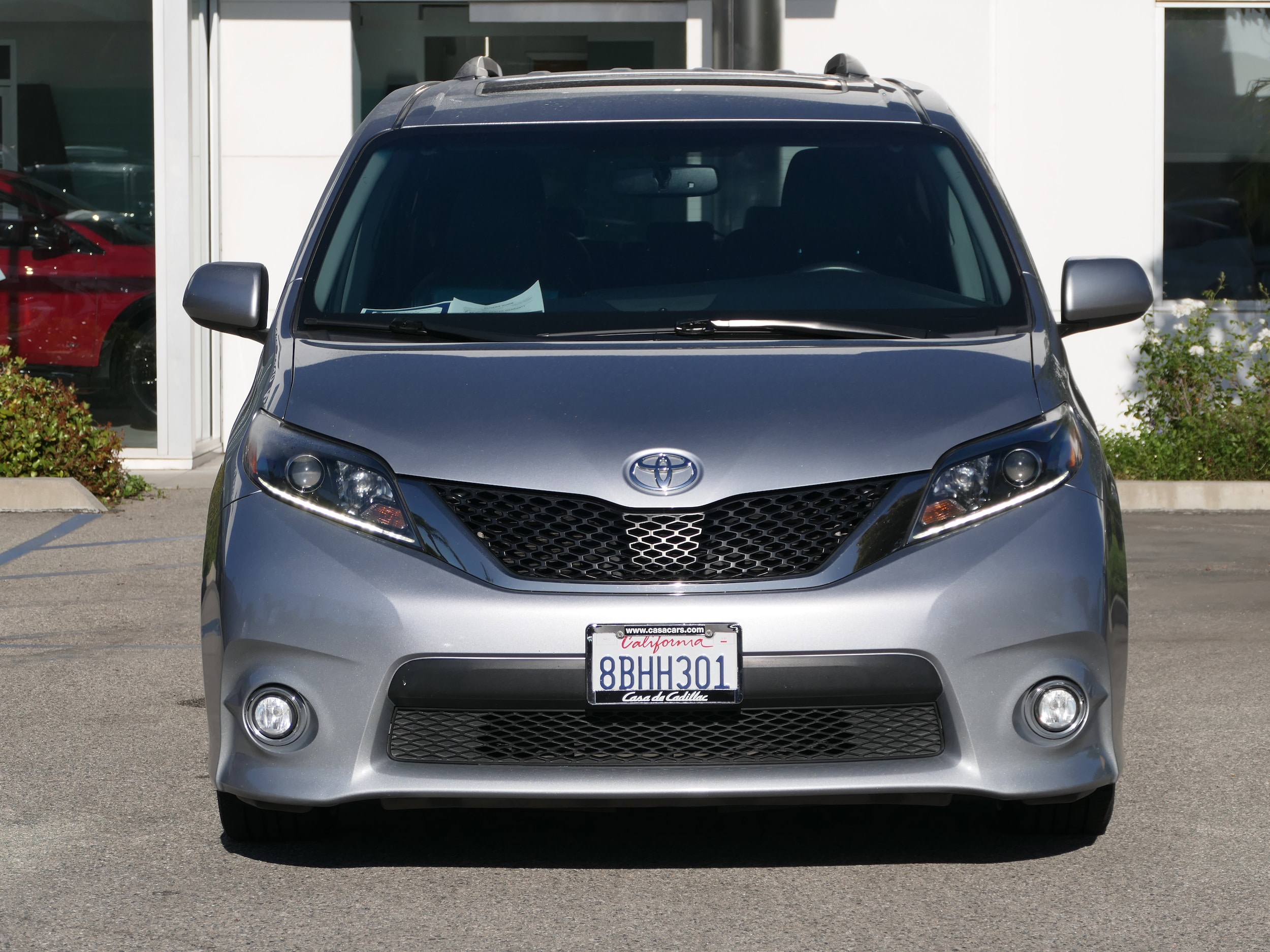 2017 Toyota Sienna SE photo 3