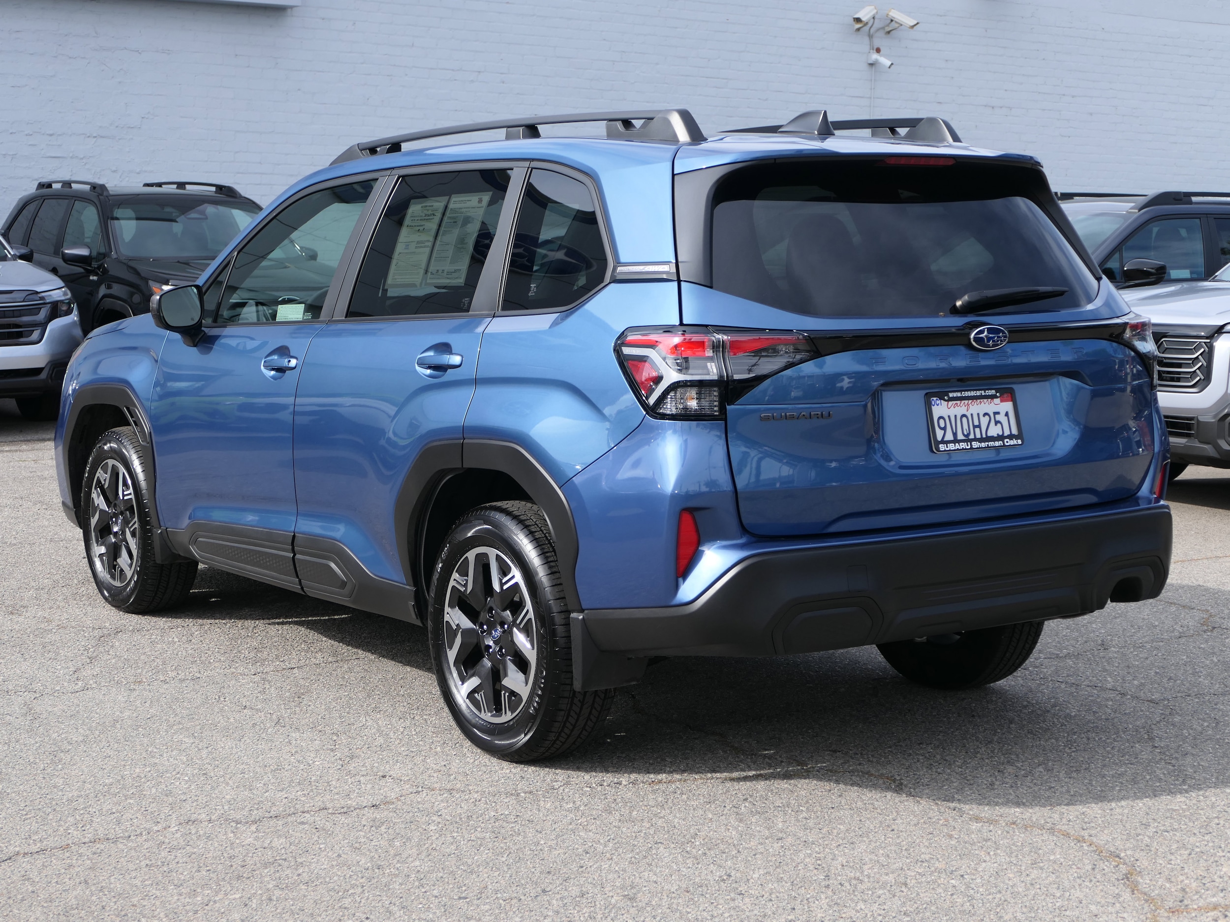 2025 Subaru Forester Premium photo 2