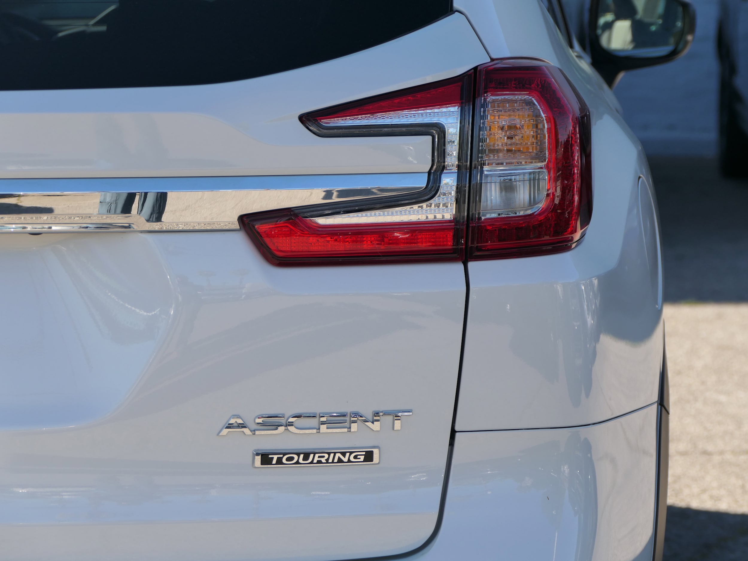 2025 Subaru Ascent Touring 7-Passenger photo 4