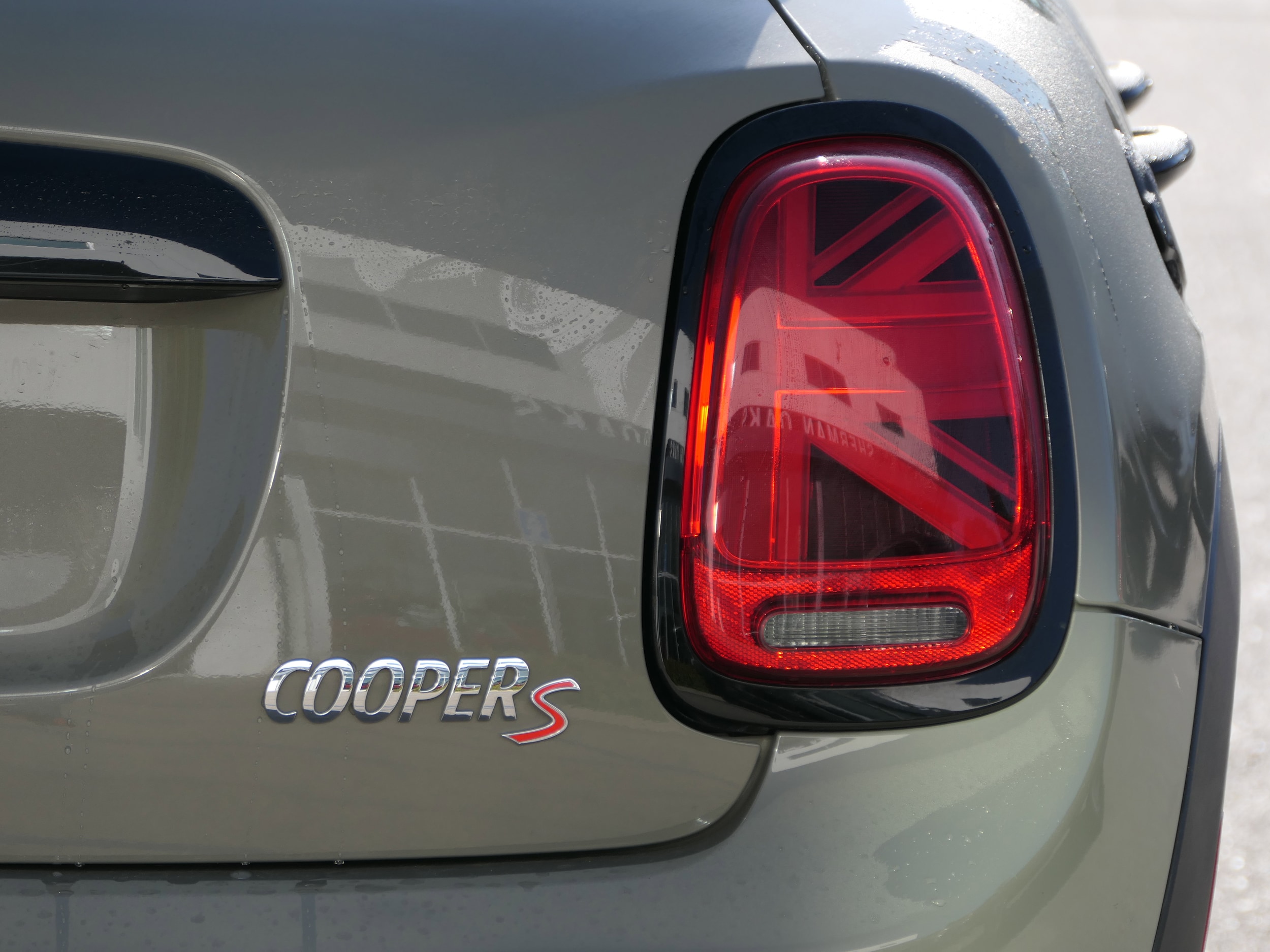 2019 MINI Hardtop 4 Door Cooper S photo 4