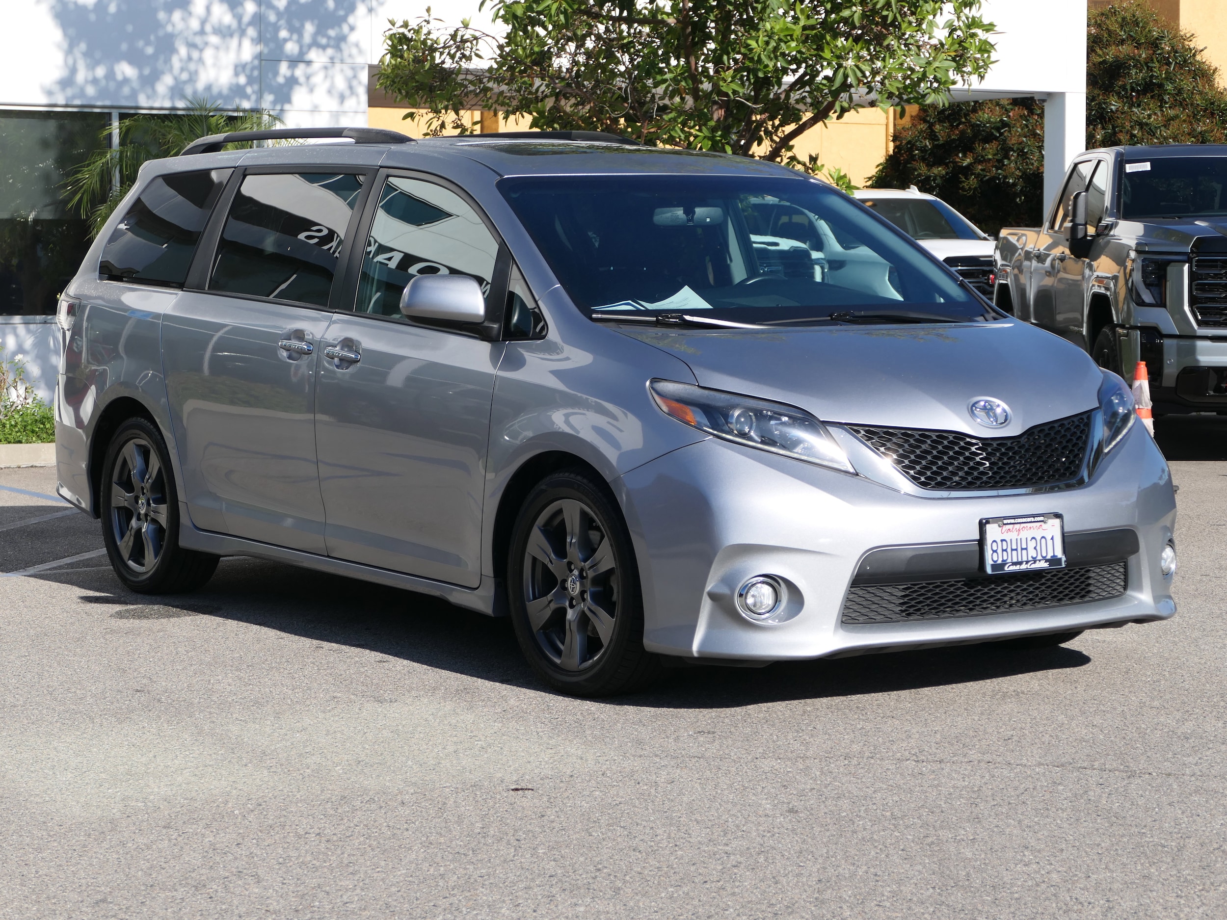 2017 Toyota Sienna SE photo 6