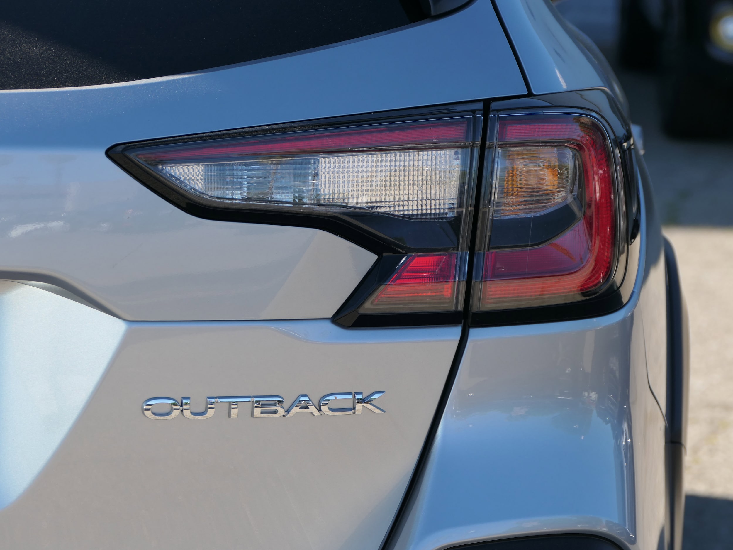 2025 Subaru Outback Limited photo 4