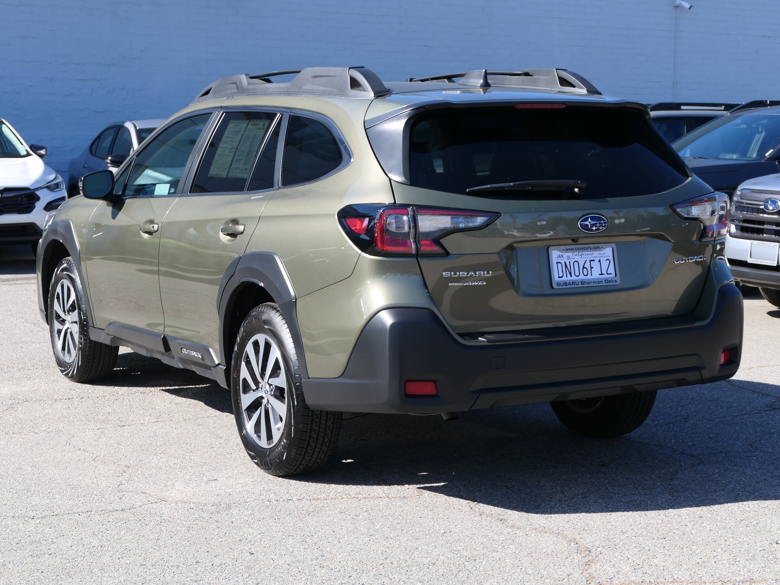 2025 Subaru Outback Premium photo 2