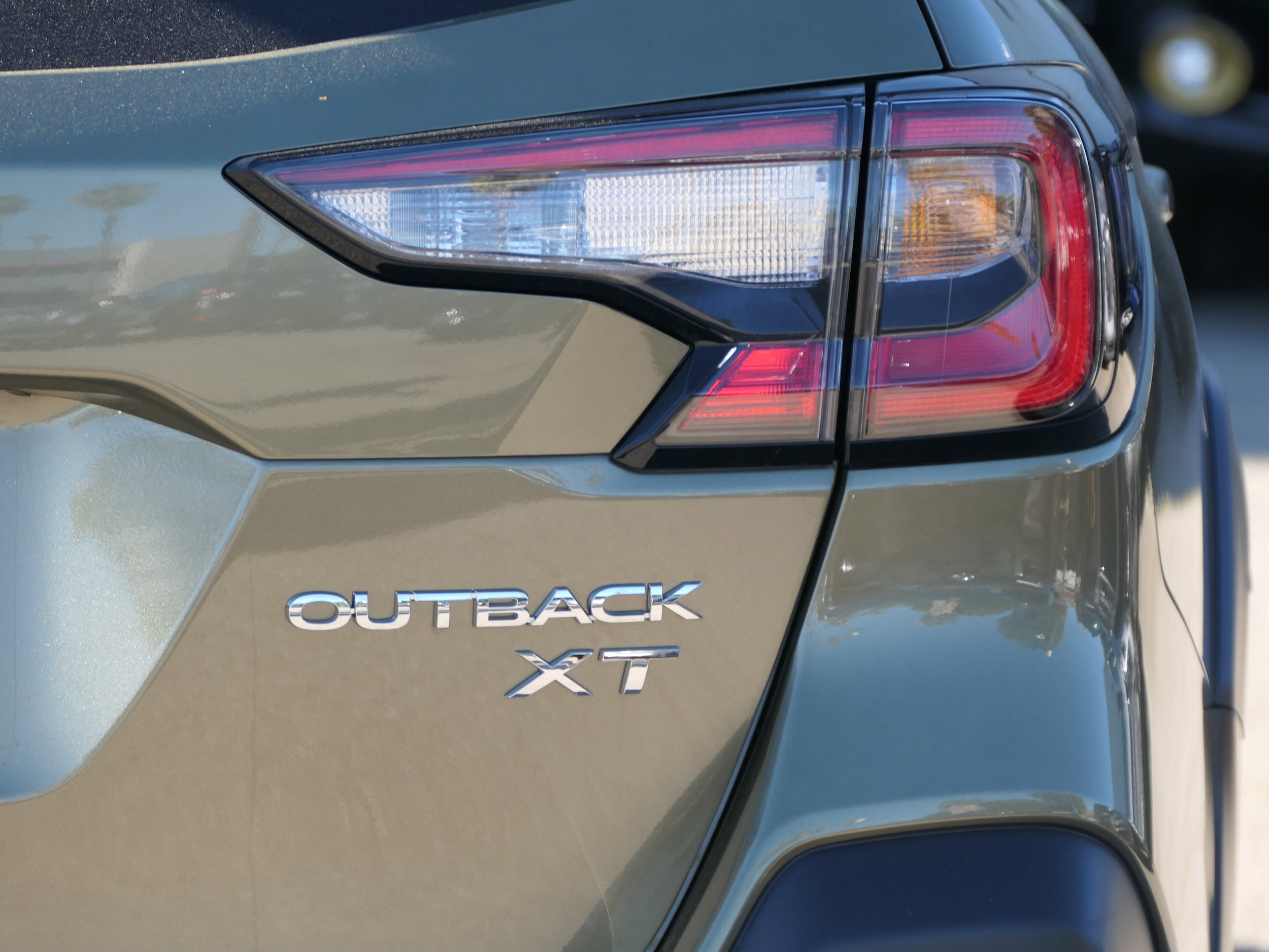2025 Subaru Outback Limited XT photo 4