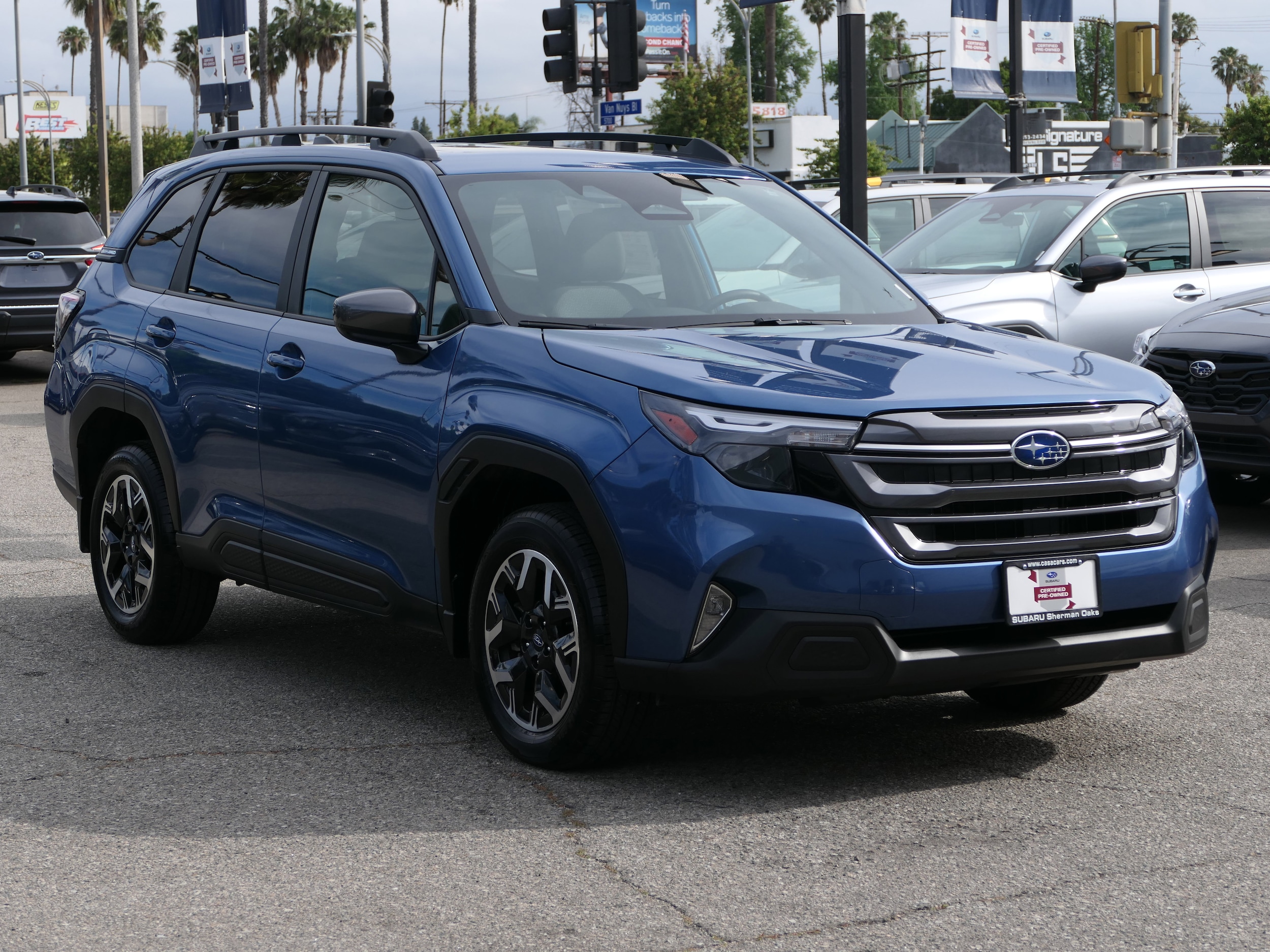 2025 Subaru Forester Premium photo 6