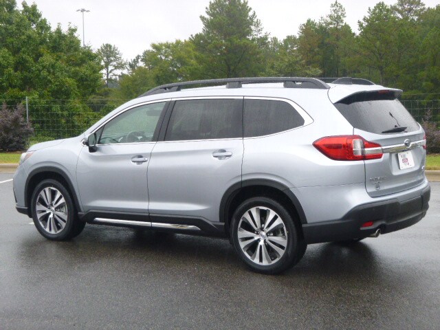 2022 Subaru Ascent Limited photo 3