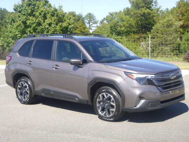2025 Subaru Forester Premium Base photo 2