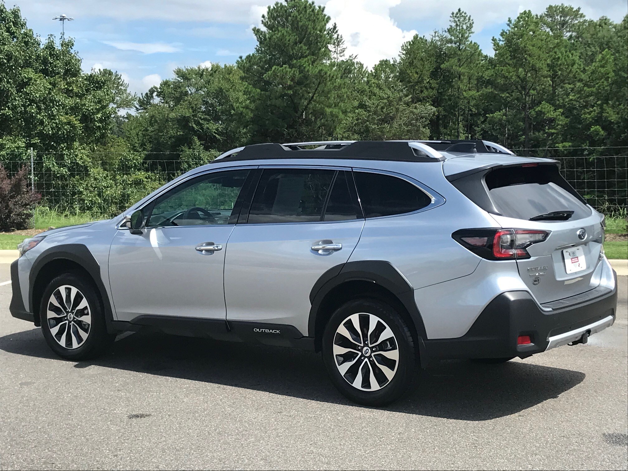 2025 Subaru Outback Touring XT photo 2