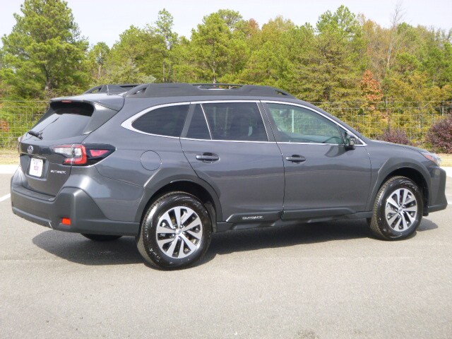 2025 Subaru Outback Premium photo 4