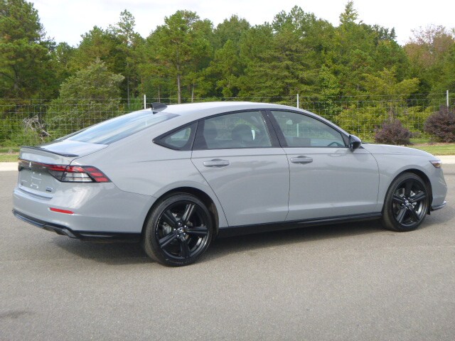 2025 Honda Accord Hybrid Sport-L photo 2