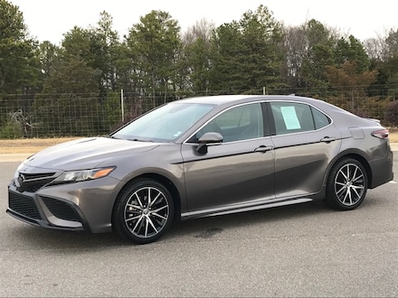 2023 Toyota Camry SE Sedan