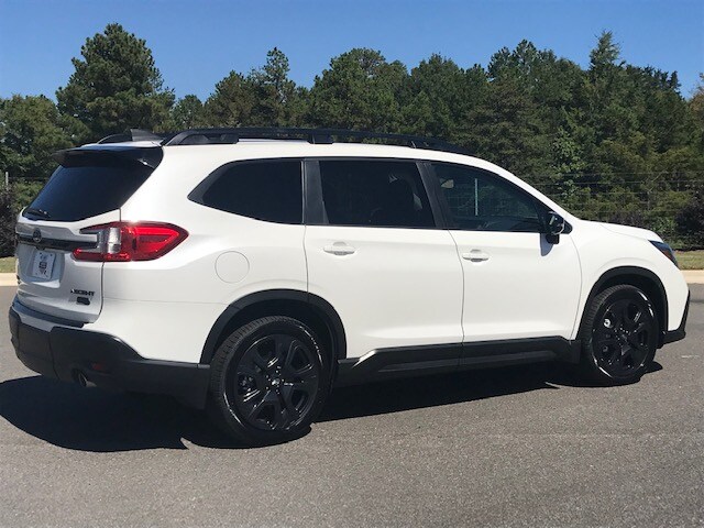 2023 Subaru Ascent Onyx Edition photo 3