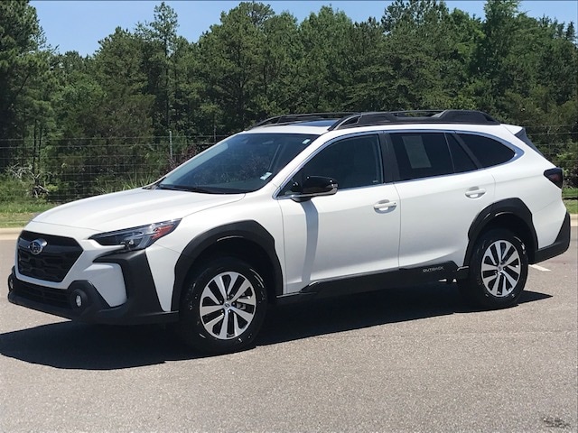 2024 Subaru Outback Premium's photo
