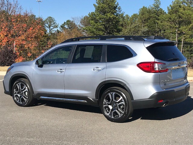 2025 Subaru Ascent Limited photo 4