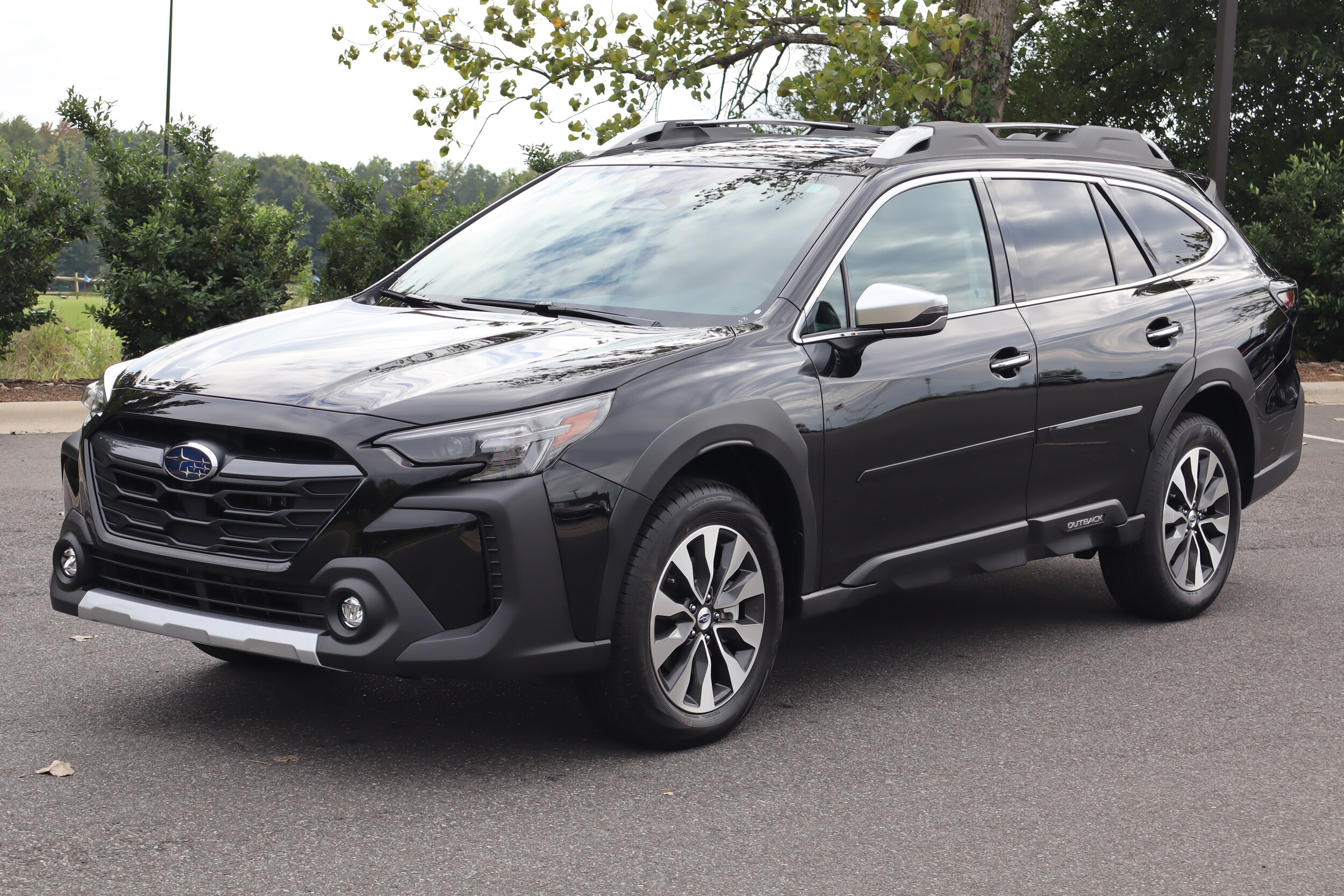 2025 Subaru Outback Touring XT photo 2