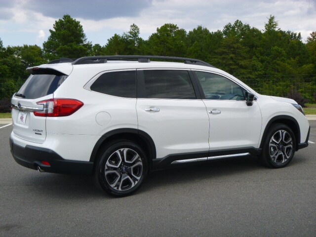 2025 Subaru Ascent Touring photo 3