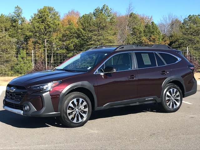 2023 Subaru Outback Limited's photo