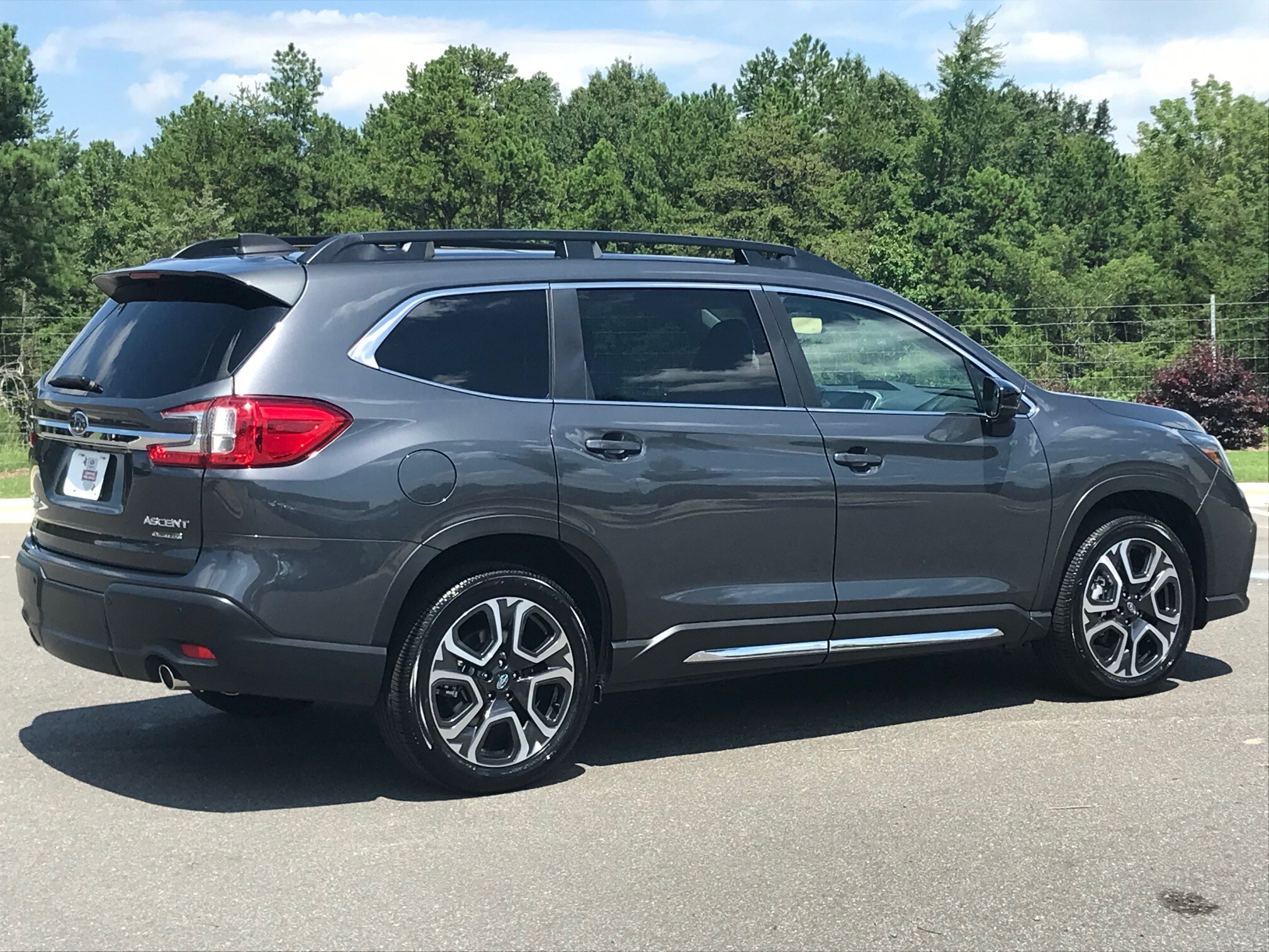 2025 Subaru Ascent Limited photo 4