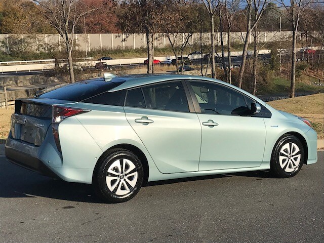 2018 Toyota Prius Four photo 3