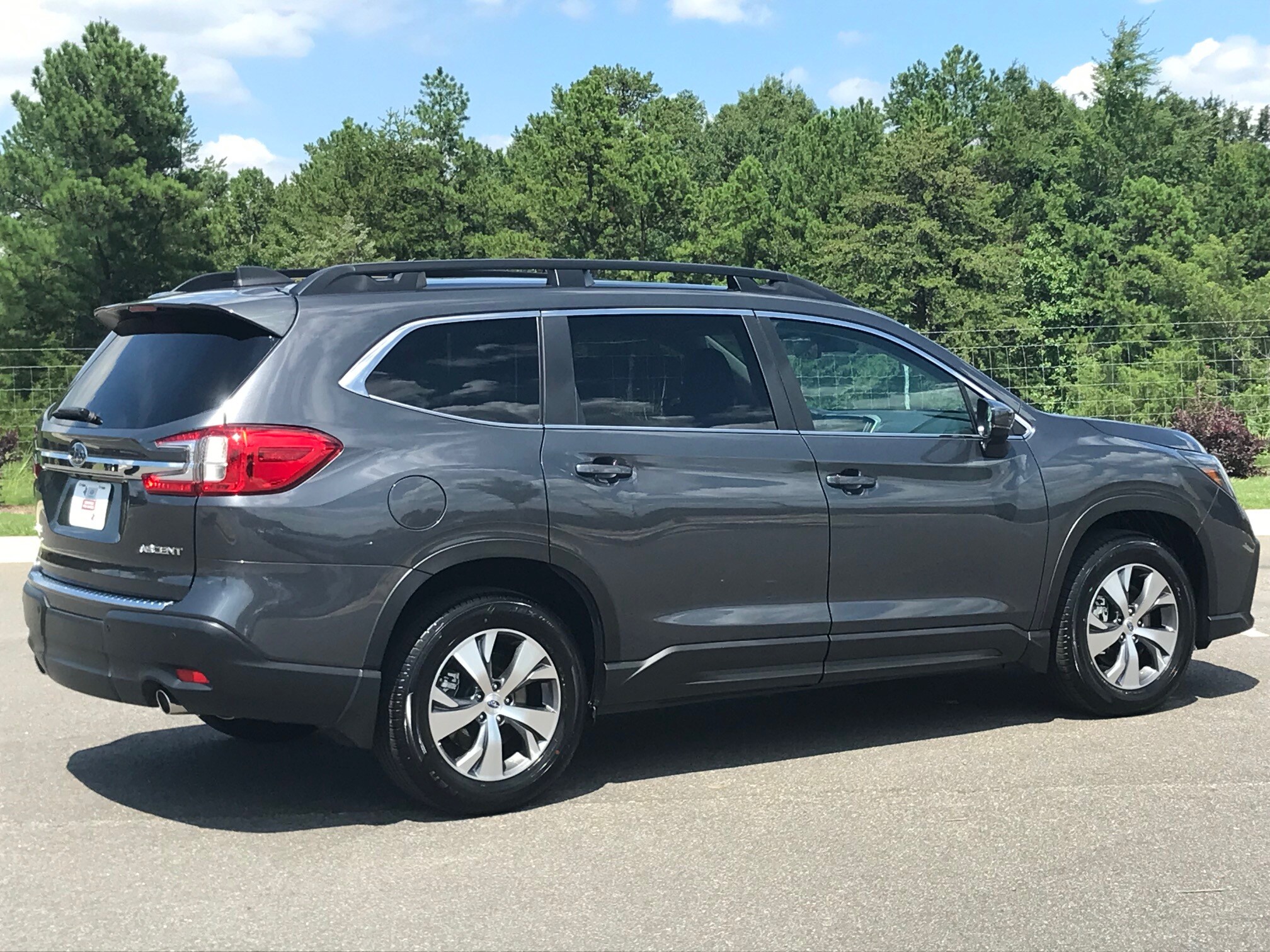 2025 Subaru Ascent Premium photo 3