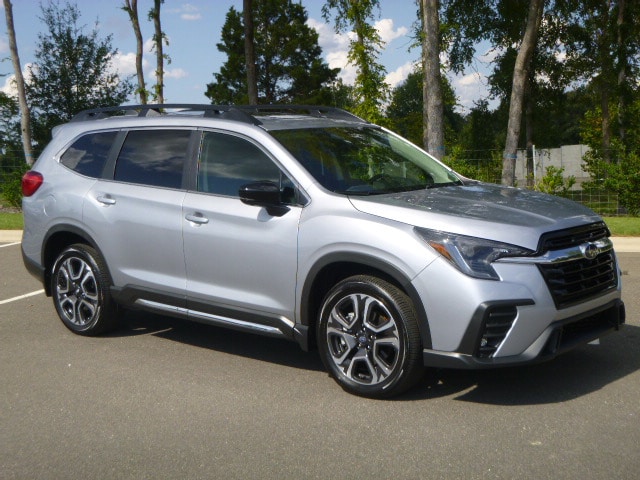 2025 Subaru Ascent Limited photo 2