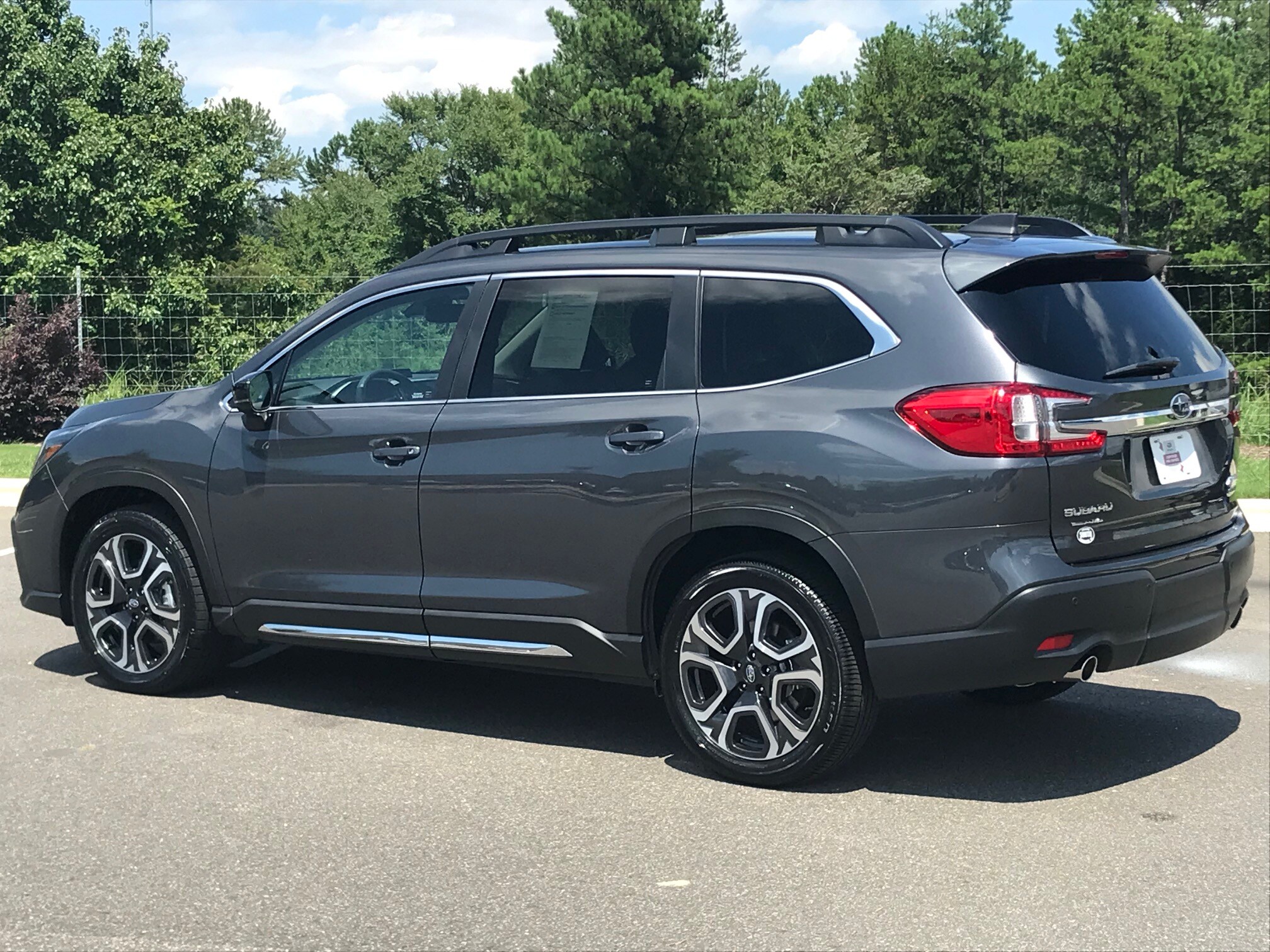 2025 Subaru Ascent Limited photo 3
