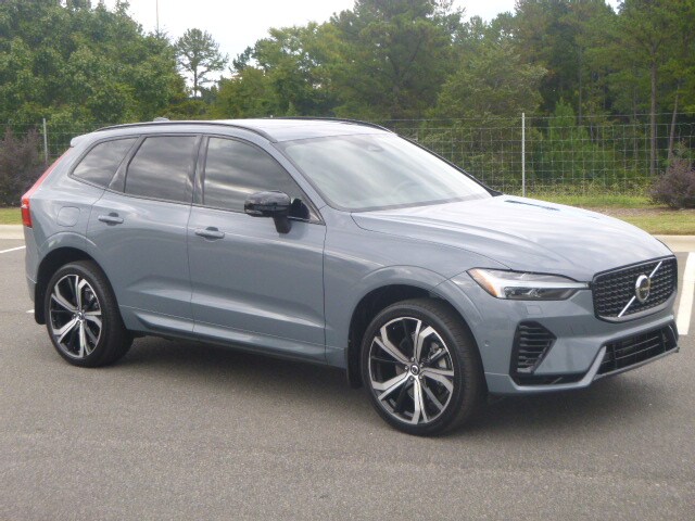 2023 Volvo XC60 Recharge Hybrid Ultimate photo 2
