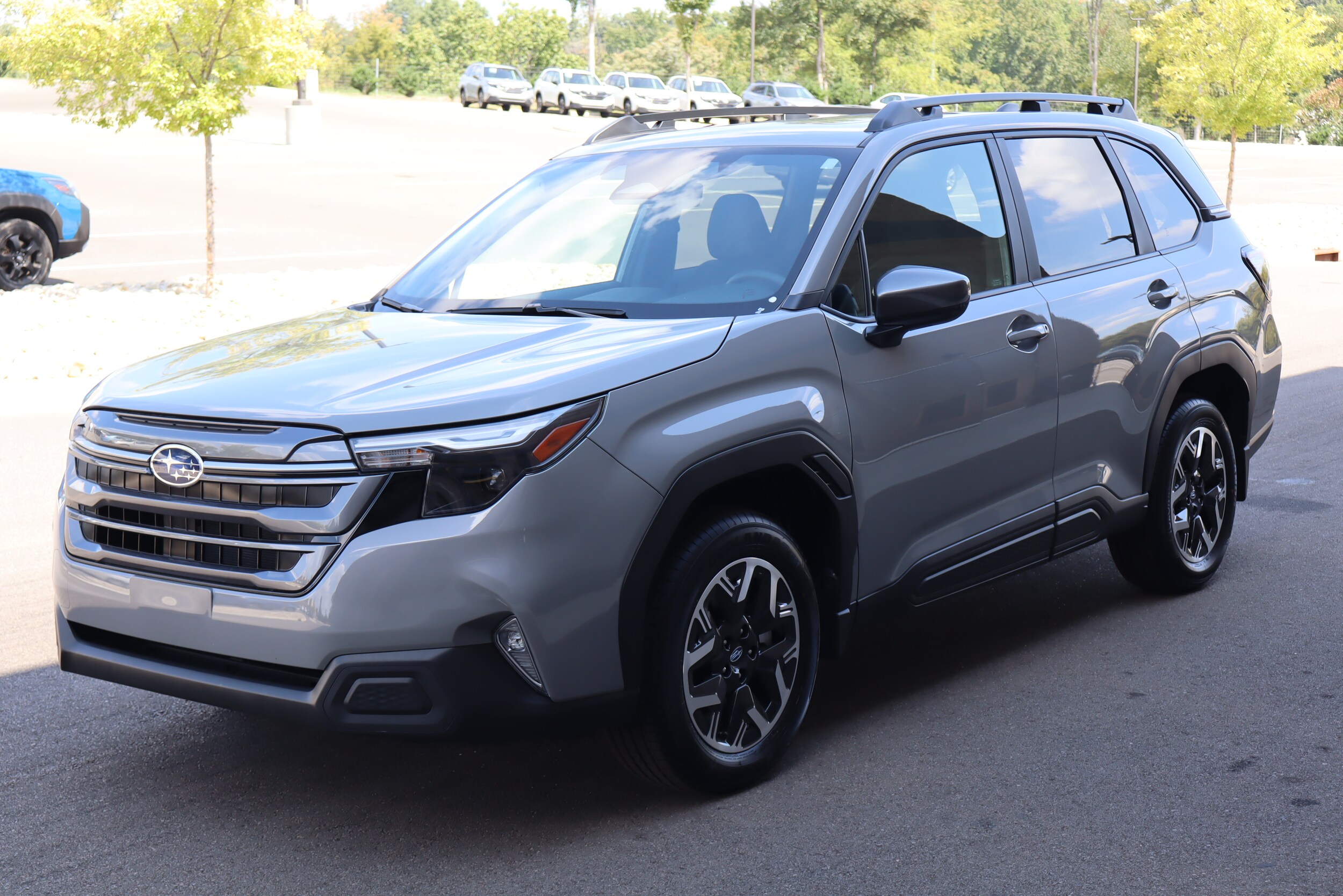 2025 Subaru Forester Premium photo 2