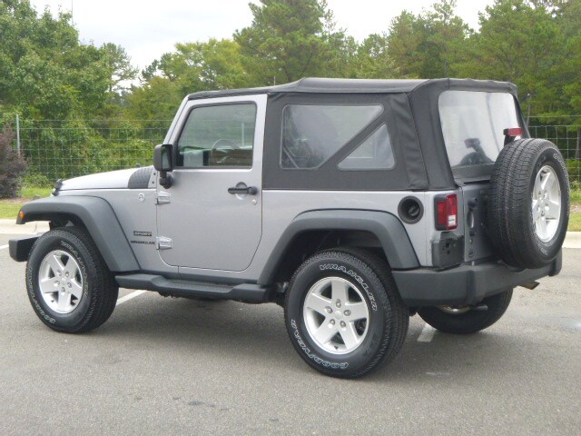 2013 Jeep Wrangler Sport photo 4