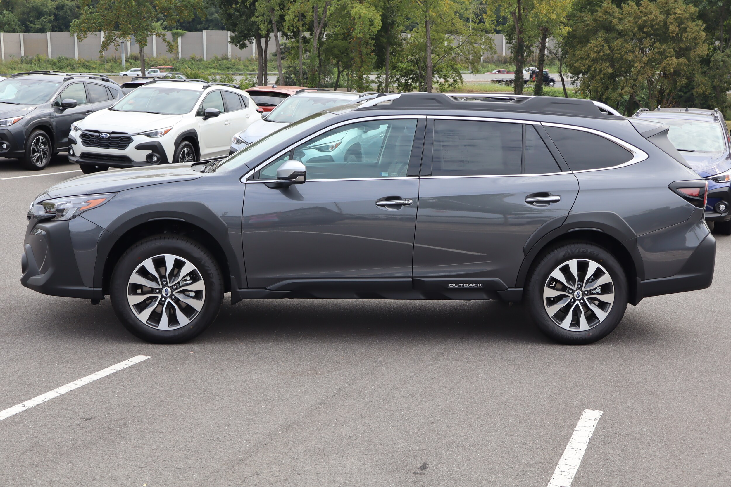 2025 Subaru Outback Touring photo 4