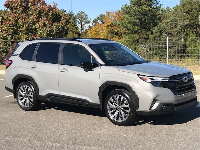 2025 Subaru Forester Touring photo 2