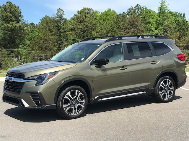 2025 Subaru Ascent Limited 7 Passenger's photo