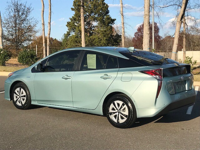 2018 Toyota Prius Four photo 4