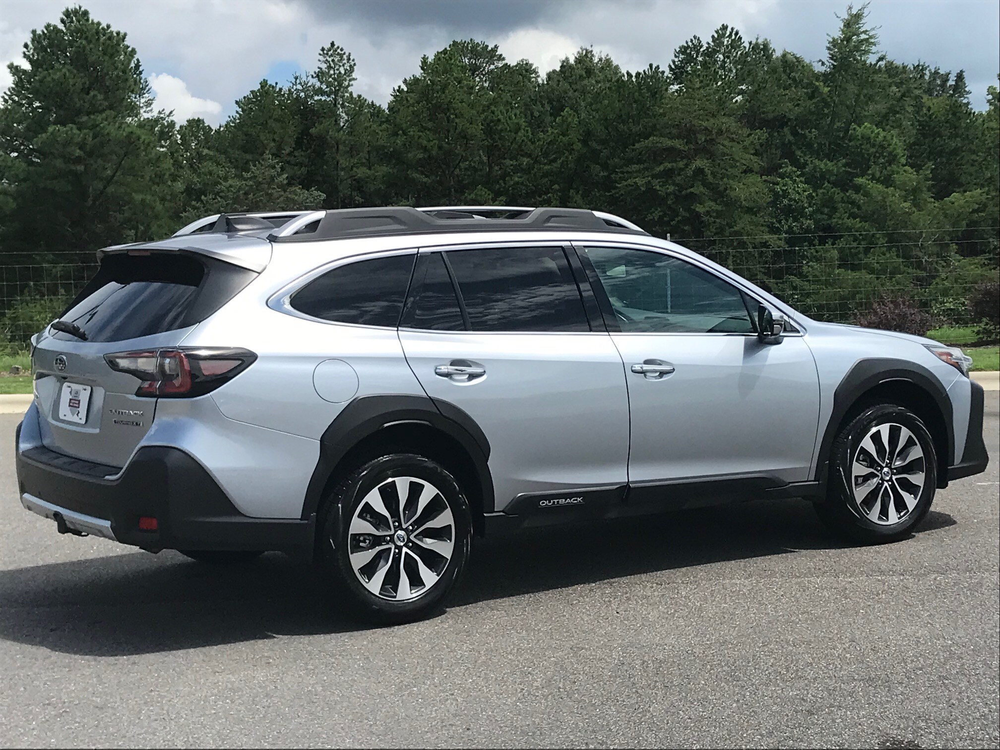 2025 Subaru Outback Touring XT photo 3